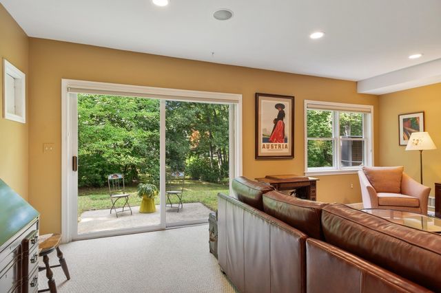 179 Bishops Forest Dr 179, Waltham, MA 02452