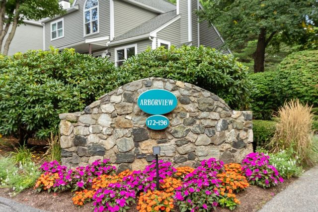 179 Bishops Forest Dr 179, Waltham, MA 02452