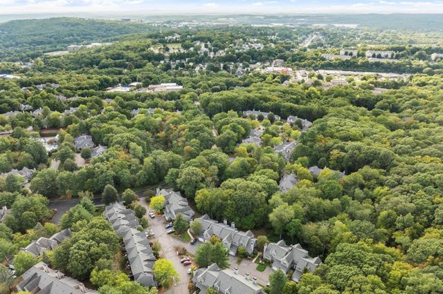 179 Bishops Forest Dr 179, Waltham, MA 02452