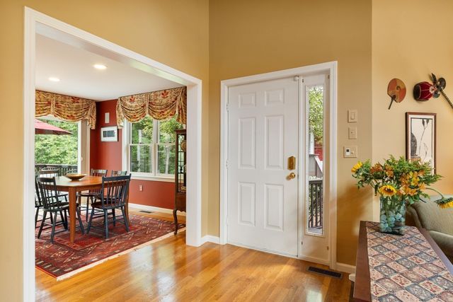 179 Bishops Forest Dr 179, Waltham, MA 02452