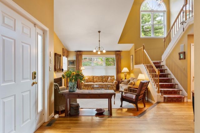 179 Bishops Forest Dr 179, Waltham, MA 02452