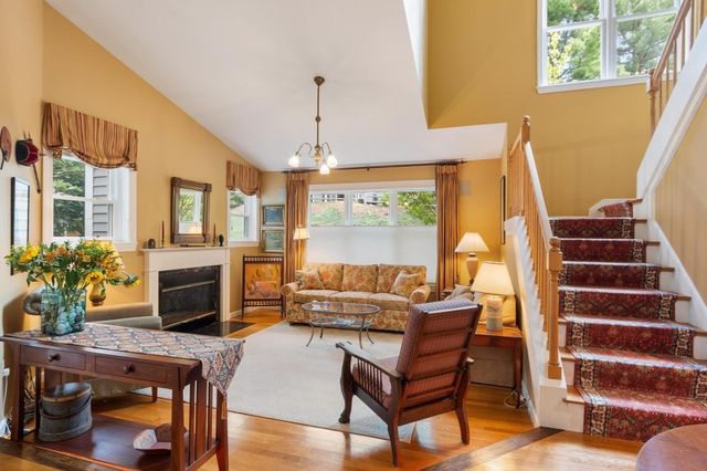 179 Bishops Forest Dr 179, Waltham, MA 02452