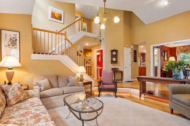 179 Bishops Forest Dr 179, Waltham, MA 02452