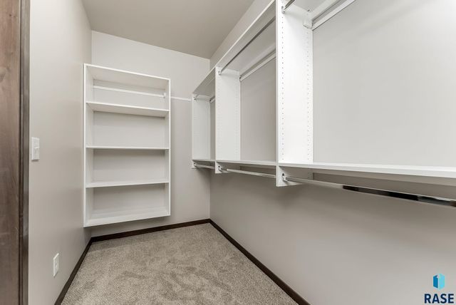 2405 E Tinley St Street, Brandon, SD 57005