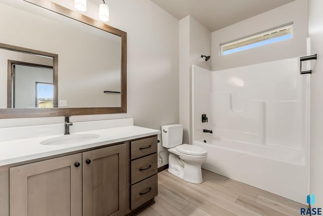 2405 E Tinley St Street, Brandon, SD 57005