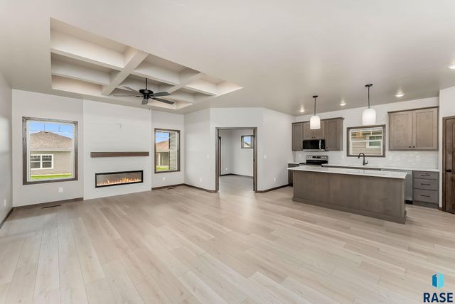 2405 E Tinley St Street, Brandon, SD 57005