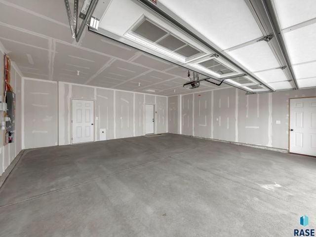 2405 E Tinley St Street, Brandon, SD 57005