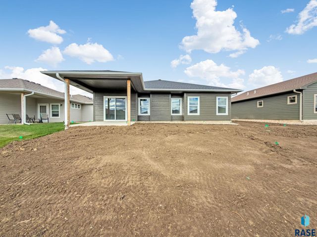 2405 E Tinley St Street, Brandon, SD 57005