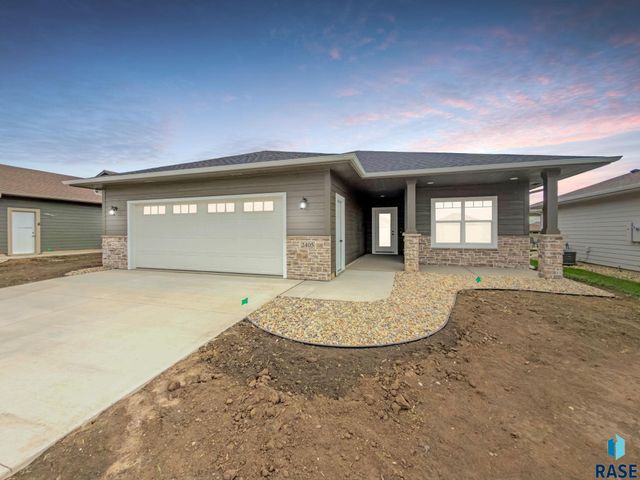 2405 E Tinley St Street, Brandon, SD 57005