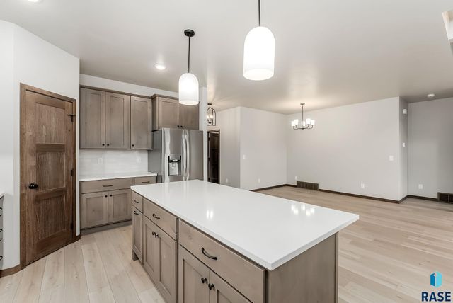 2405 E Tinley St Street, Brandon, SD 57005