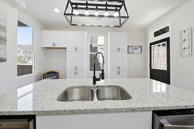 196 Main Street, Newport, KY 41071