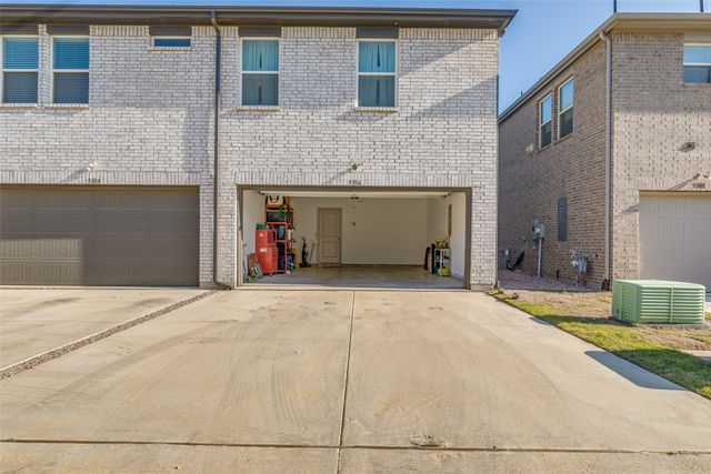 5106 Springlake Parkway, Haltom City, TX 76117