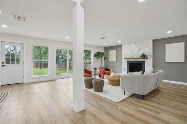 2104 Malvern Hill DR, Austin, TX 78745