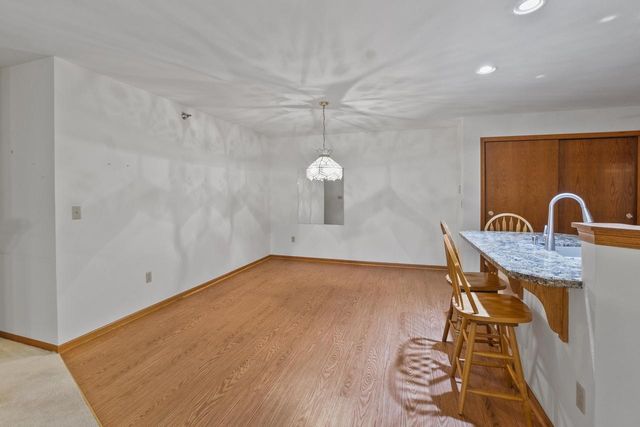 942 Oconomowoc PARKWAY, Oconomowoc, WI 53066