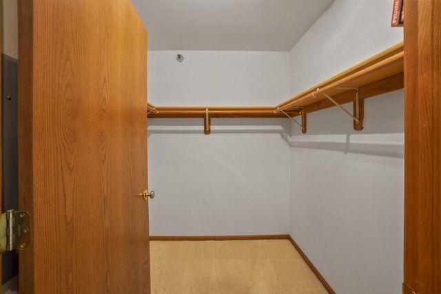 942 Oconomowoc PARKWAY, Oconomowoc, WI 53066