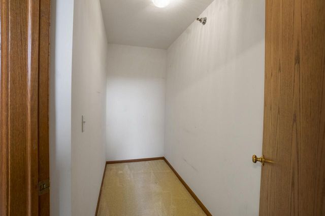 942 Oconomowoc PARKWAY, Oconomowoc, WI 53066