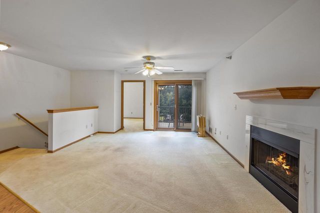 942 Oconomowoc PARKWAY, Oconomowoc, WI 53066