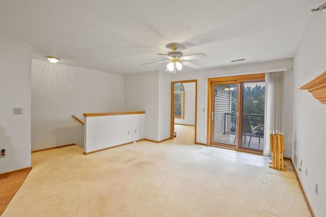 942 Oconomowoc PARKWAY, Oconomowoc, WI 53066