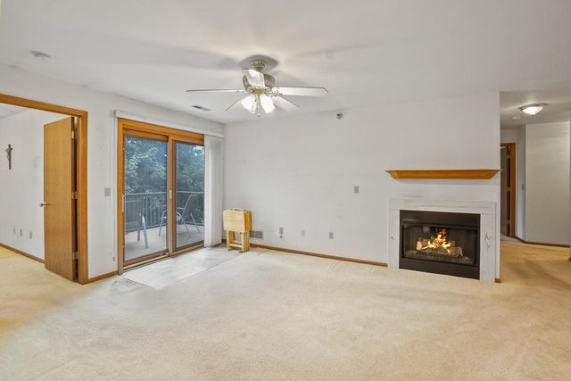 942 Oconomowoc PARKWAY, Oconomowoc, WI 53066