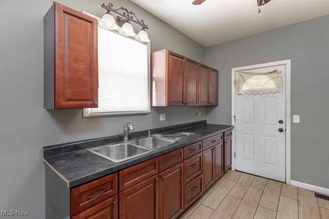 1431 Sherrick Road SE, Canton, OH 44707