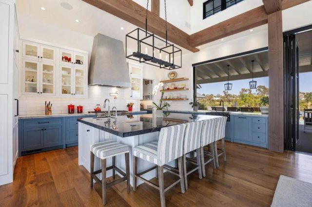 639 Quail Gardens Lane, Encinitas, CA 92024