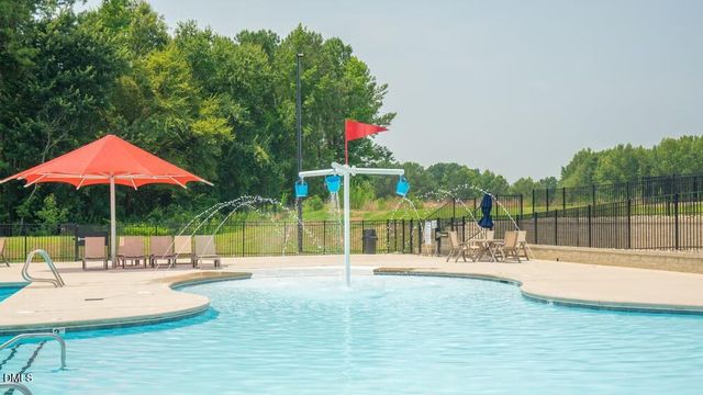 570 Barrington Row Avenue, Zebulon, NC 27597