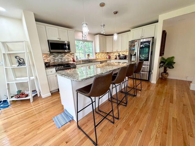 19 Littleton Rd 309, Westford, MA 01886