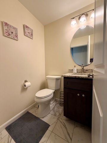 19 Littleton Rd 309, Westford, MA 01886