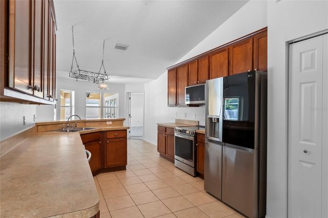 90 UNIVERSIAL TRAIL, Palm Coast, FL 32164