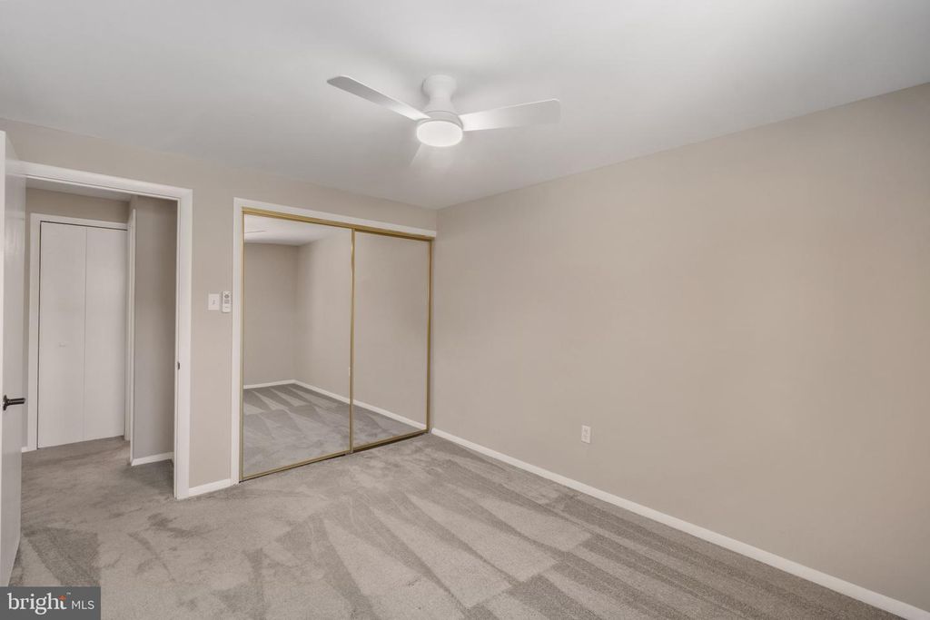 Image 19 of property listing at 8582 BEACON POINT RD, Pasadena, MD 21122