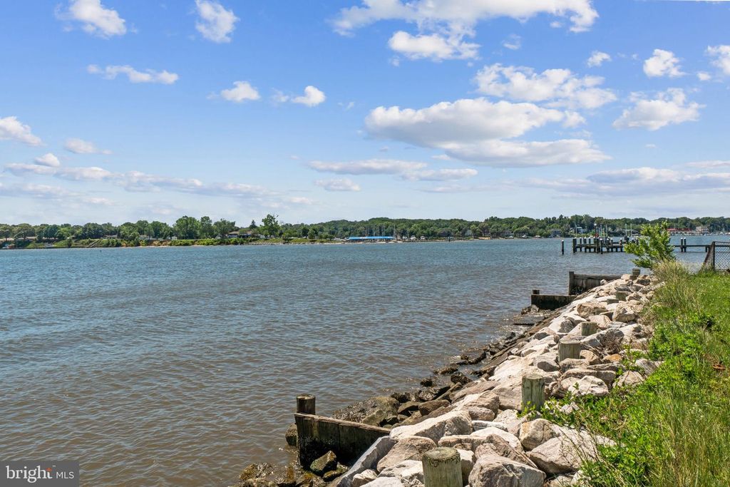 Image 28 of property listing at 8582 BEACON POINT RD, Pasadena, MD 21122