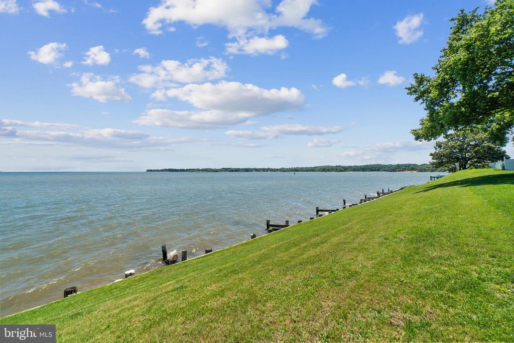 Image 30 of property listing at 8582 BEACON POINT RD, Pasadena, MD 21122