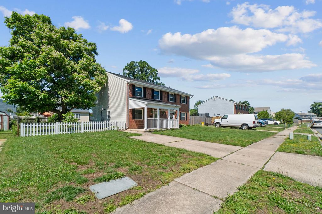 Image 32 of property listing at 8582 BEACON POINT RD, Pasadena, MD 21122