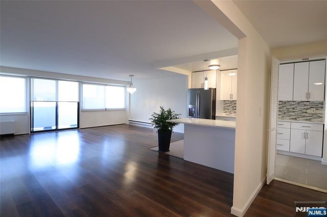 1600 Center Avenue 12C, Fort Lee, NJ 07024