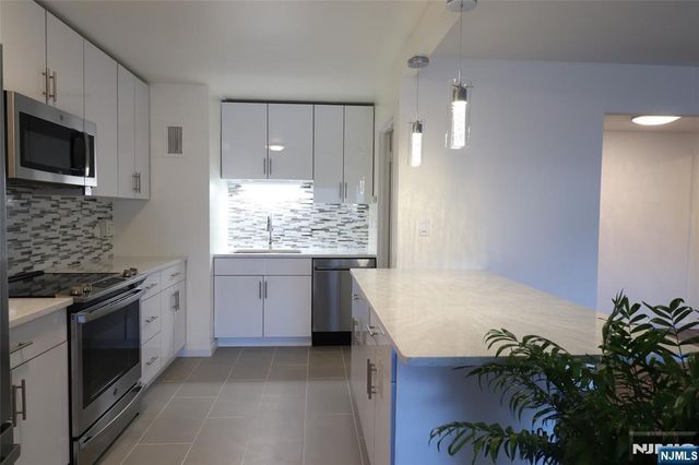 1600 Center Avenue 12C, Fort Lee, NJ 07024