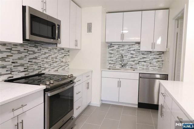 1600 Center Avenue 12C, Fort Lee, NJ 07024