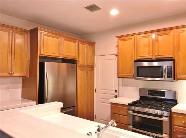 36 Tall Oak, Irvine, CA 92603