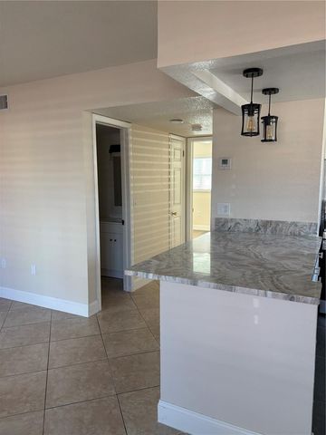 555 69TH AVENUE 1, St Petersburg, FL 33706