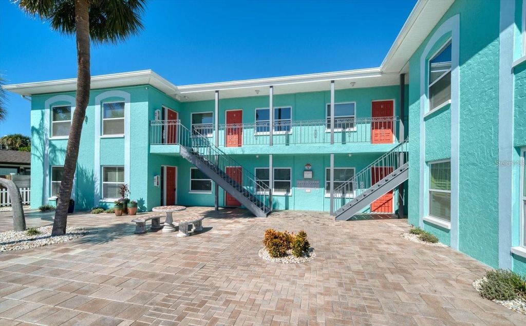 555 69TH AVENUE 1, St Petersburg, FL 33706