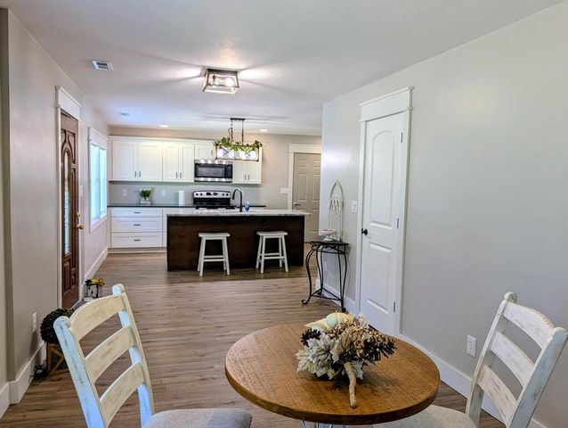 12498 National Dr., Grafton, OH 44044