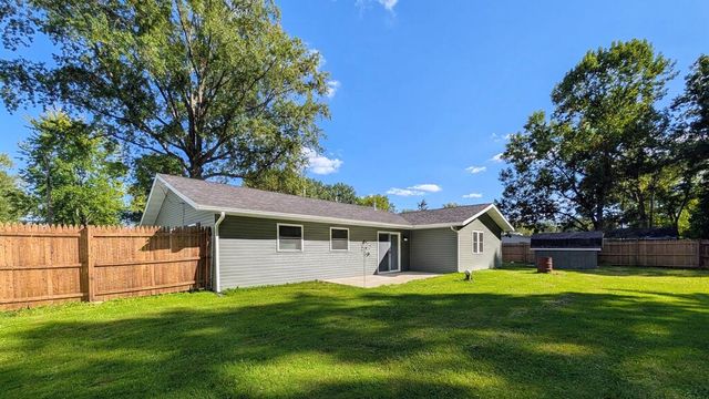 12498 National Dr., Grafton, OH 44044