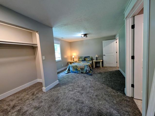 12498 National Dr., Grafton, OH 44044