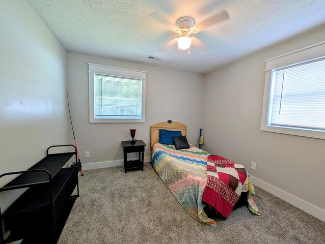 12498 National Dr., Grafton, OH 44044