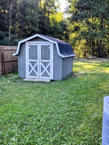 12498 National Dr., Grafton, OH 44044