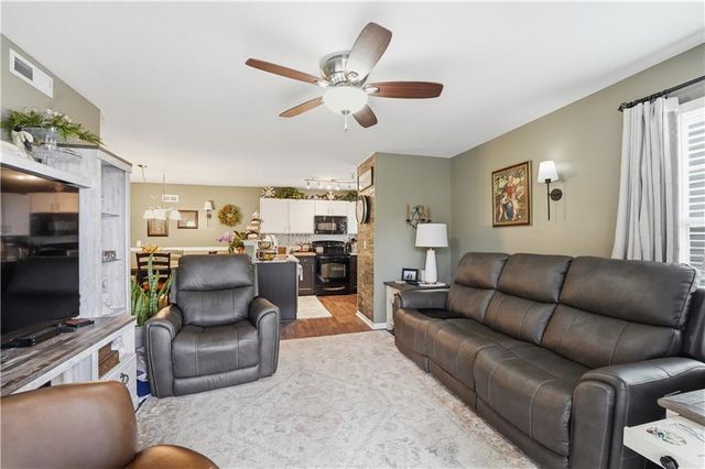 5610 NE 80th Terrace 2C, Kansas City, MO 64119