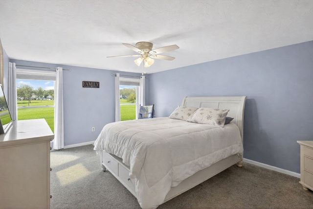 62 Fairway Dr 62, Plymouth, MA 02360