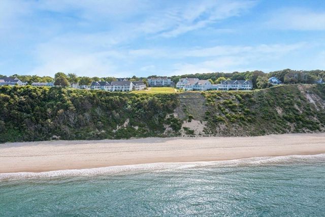 62 Fairway Dr 62, Plymouth, MA 02360