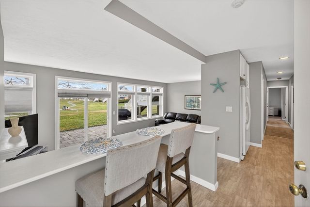 62 Fairway Dr 62, Plymouth, MA 02360