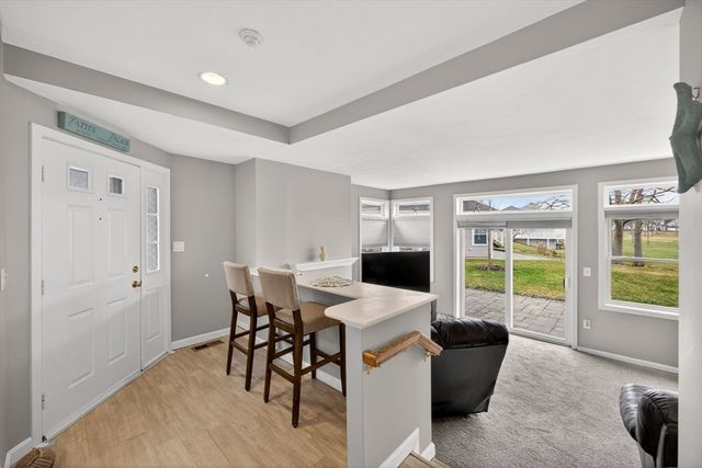 62 Fairway Dr 62, Plymouth, MA 02360