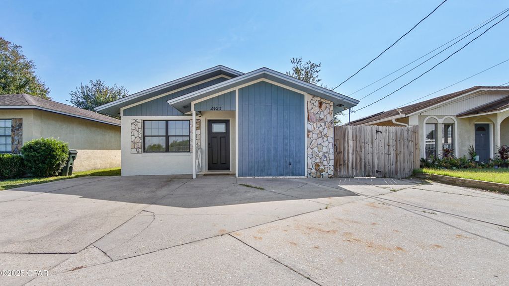 2423 Minnesota Avenue, Lynn Haven, FL 32444